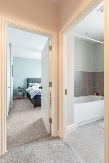 Dublin Jacuzzi Escape Apartment Exterior photo