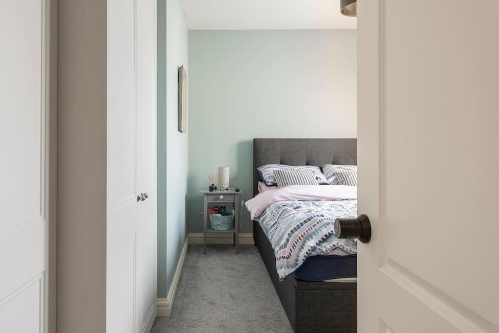 Dublin Jacuzzi Escape Apartment Exterior photo
